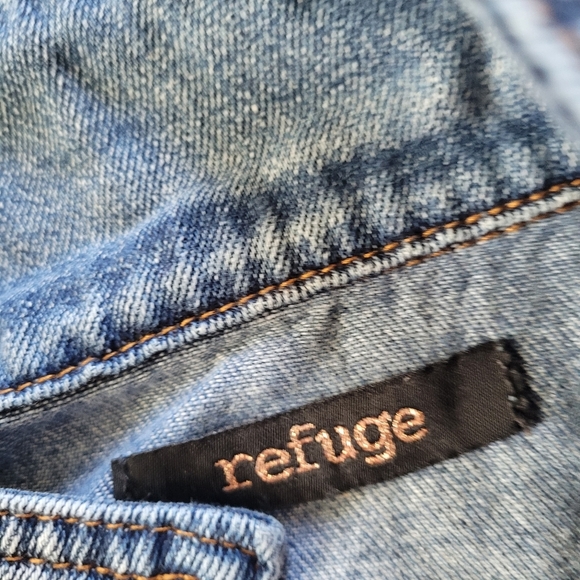 Refuge Distressed Medium Wash Trucker Denim Jean Jacket Size Women's Medium - Picture 7 of 9